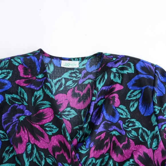 Vintage Lady Dame Plus Black with Floral Design Long Sleeve Button Up Blouse XL - Picture 12 of 14